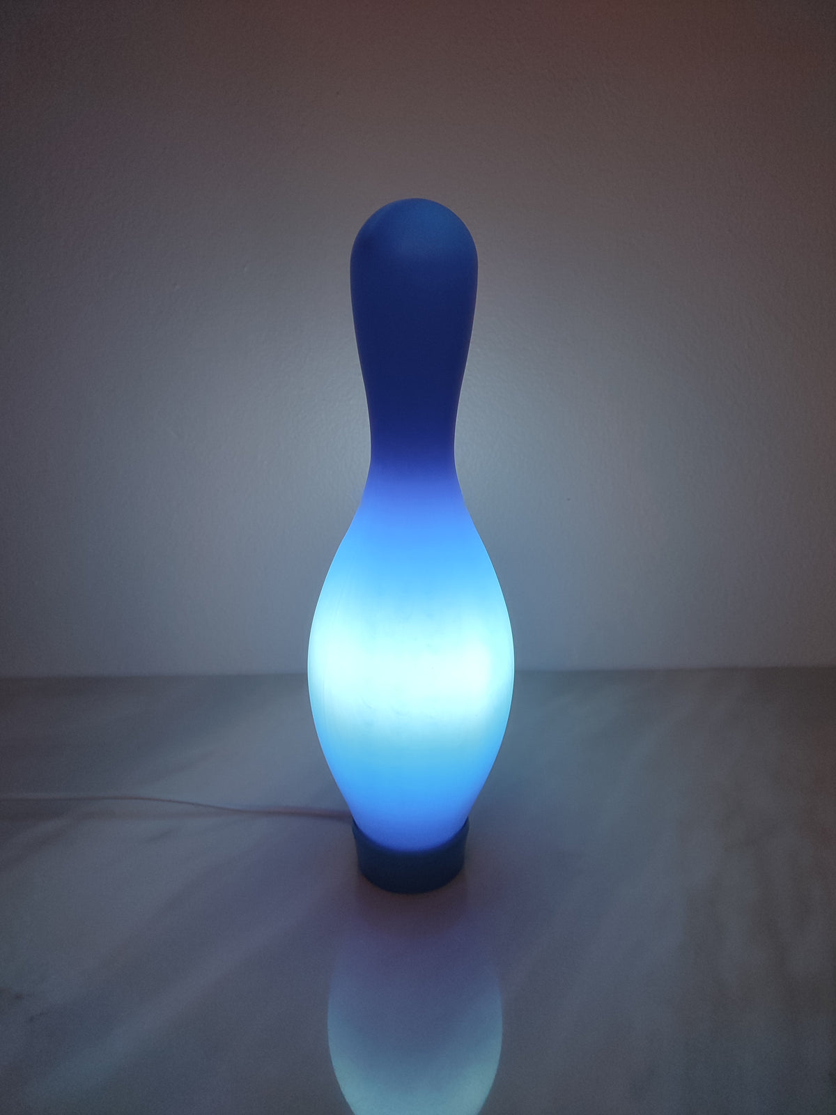 Candeeiro de mesa, Knock-Off de Josh Owen para a Bozart, 2002