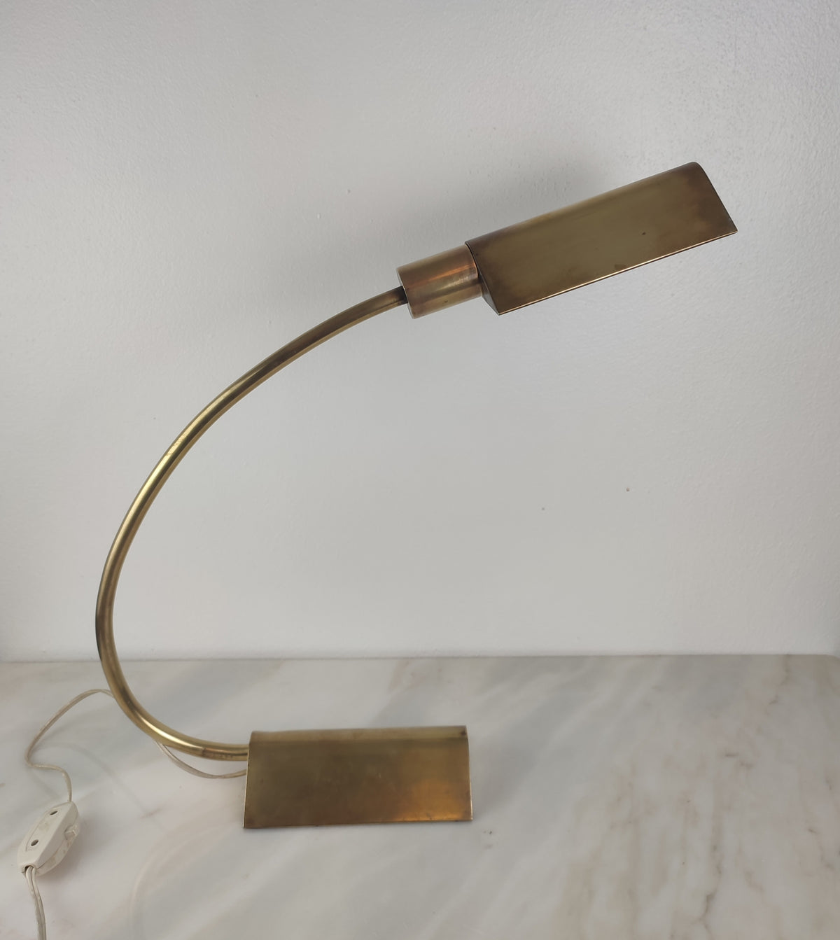 Candeeiro de Mesa Vintage Mid-Century Modern em Latão (Anos 60/70)
