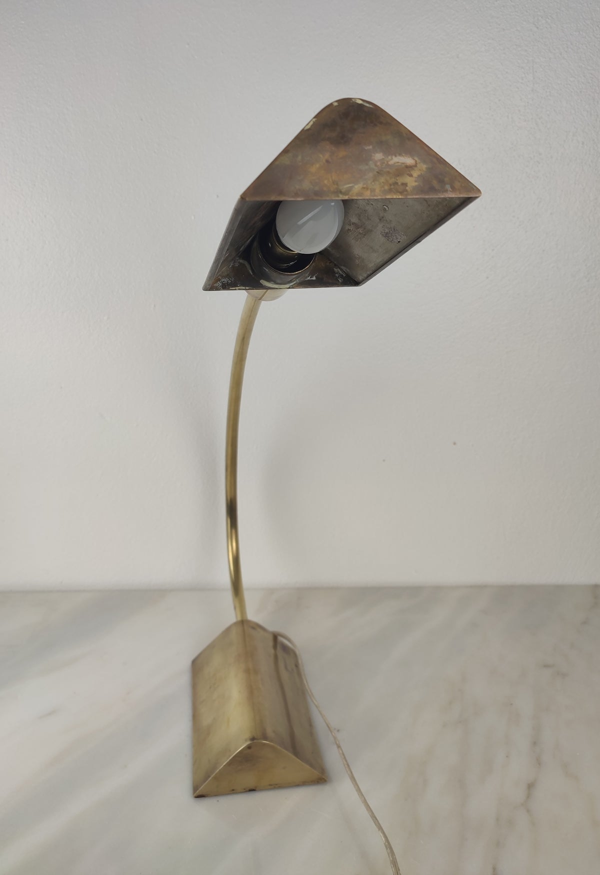 Candeeiro de Mesa Vintage Mid-Century Modern em Latão (Anos 60/70)