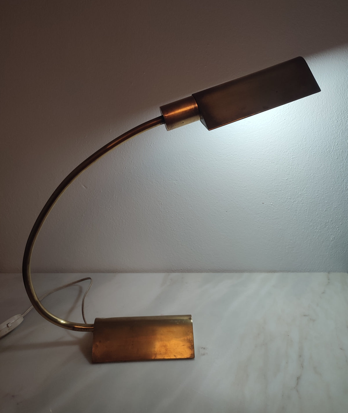 Candeeiro de Mesa Vintage Mid-Century Modern em Latão (Anos 60/70)