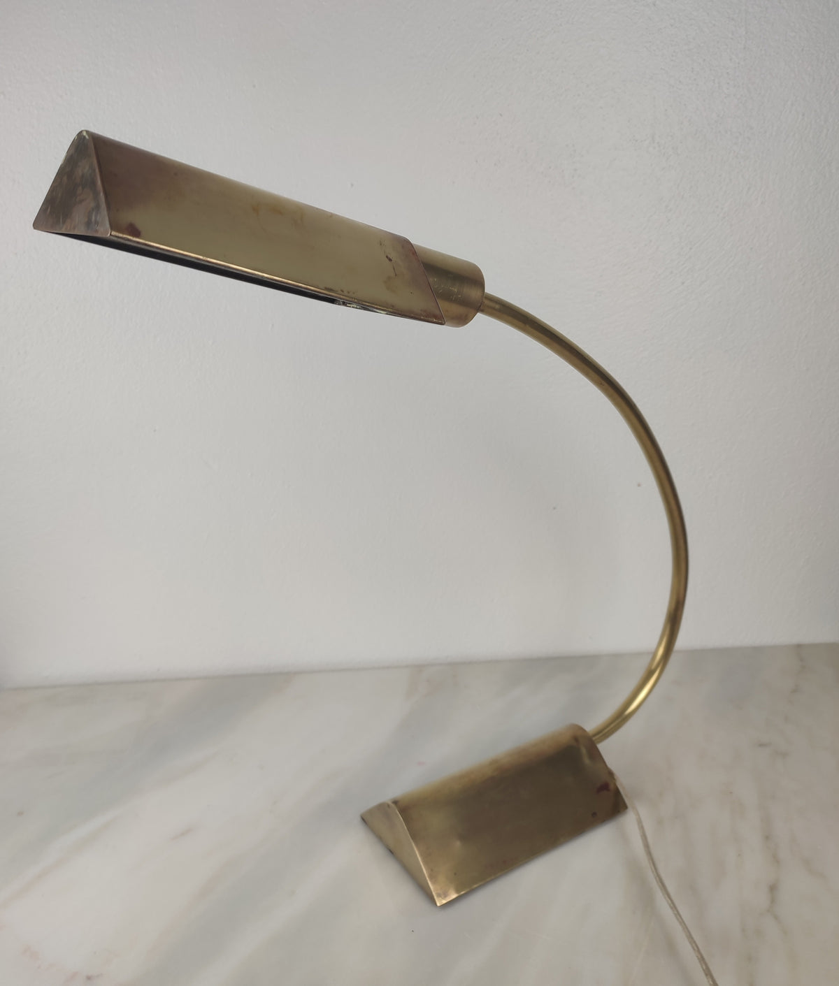 Candeeiro de Mesa Vintage Mid-Century Modern em Latão (Anos 60/70)