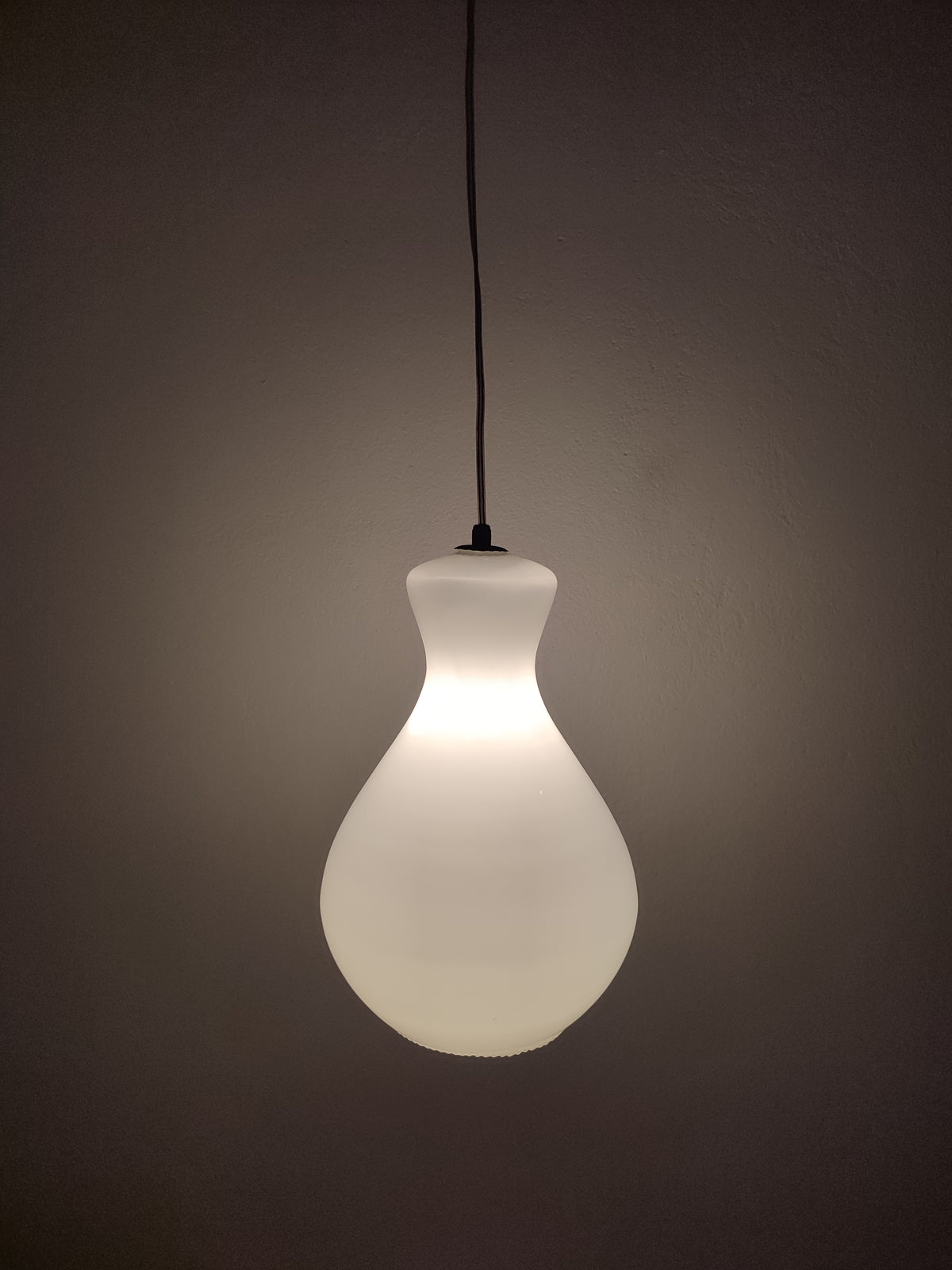 Candeeiro Pendente vintage em Vidro Opalino - Anos 60/70