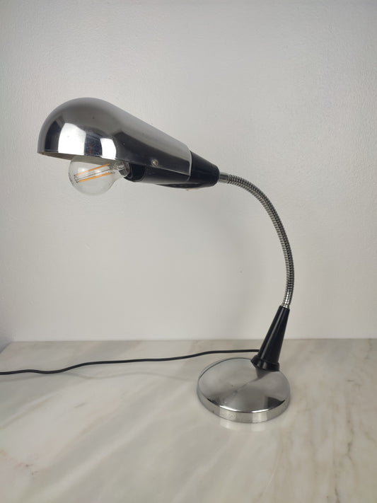 Candeeiro de Mesa Italiano Space Age em Metal Cromado – Década de 1970