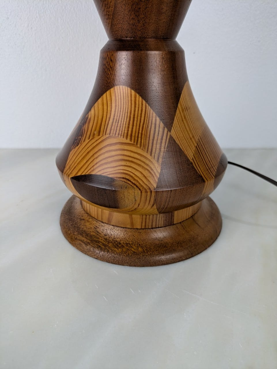 Grande Candeeiro de Mesa em Marquetaria - Anos 70