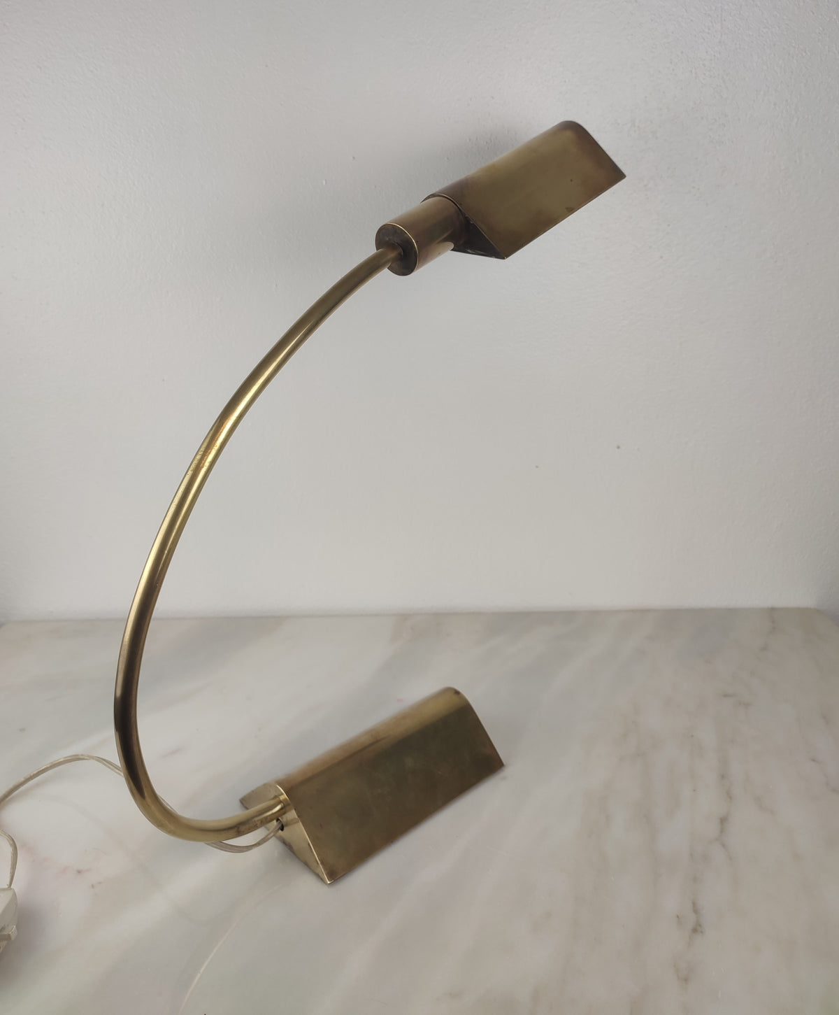 Candeeiro de Mesa Vintage Mid-Century Modern em Latão (Anos 60/70)
